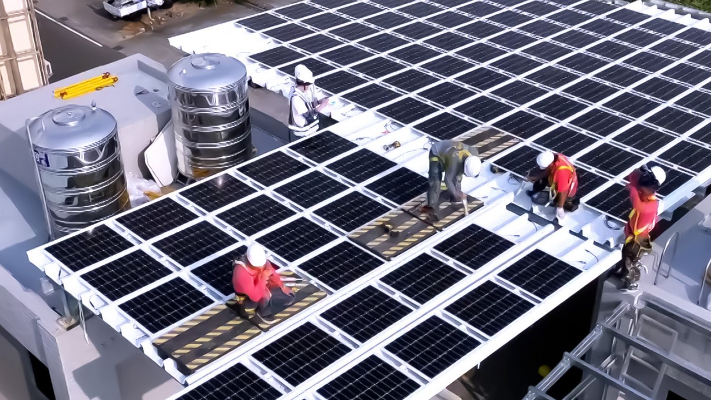 友達打造光電建築一體化整合建材，開發SunSteel光電整合型浪板，實現快速安裝、避免二次施工，讓屋頂光電躍升未來建物新標配。